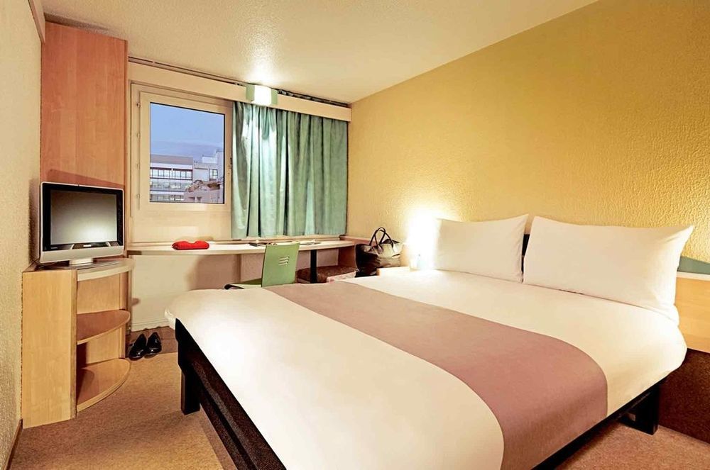 Hotel Ibis Provins Habitación foto